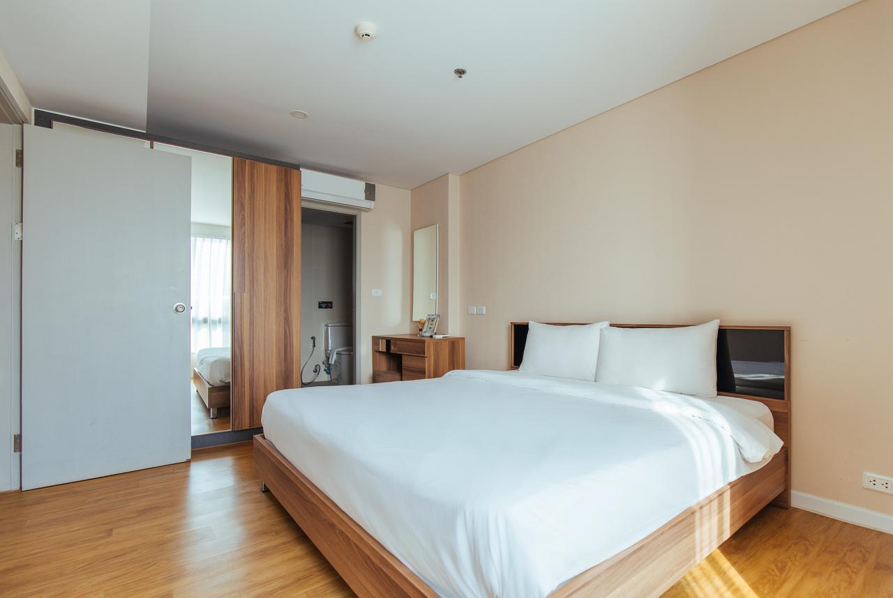 Roomme Hospitality Nang Linchee Branch Bangkok Buitenkant foto