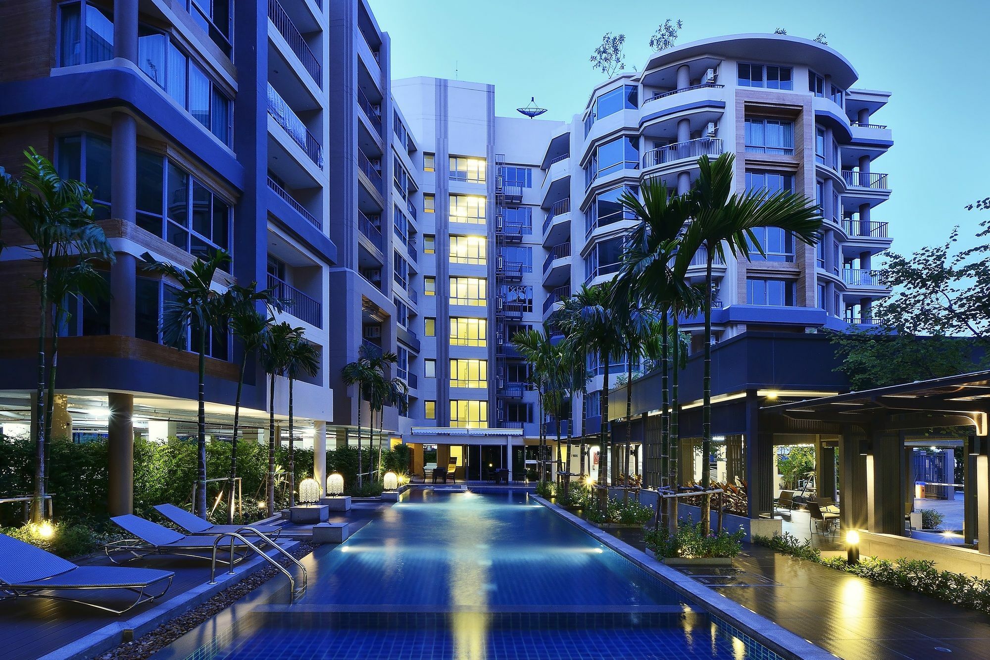 Roomme Hospitality Nang Linchee Branch Bangkok Buitenkant foto